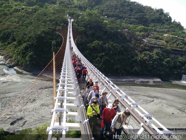 山川琉璃吊橋