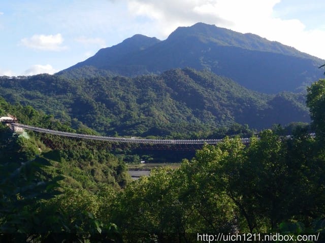 山川琉璃吊橋