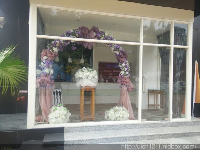 橋王花園酒店停車場