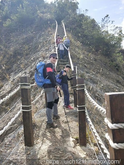 白毛山