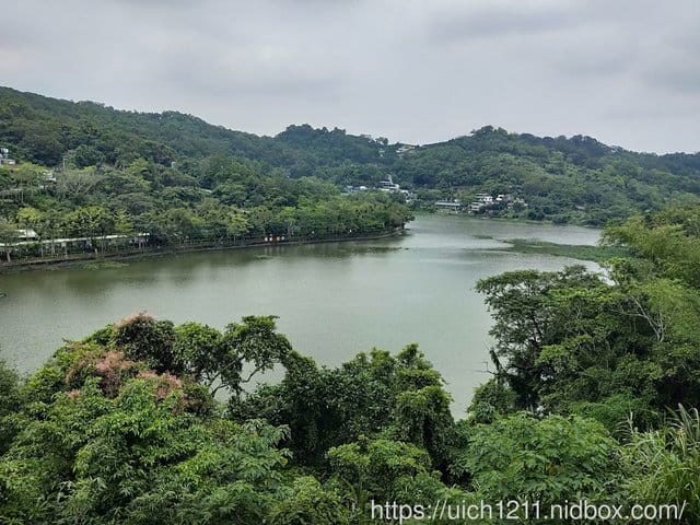 湖畔人家