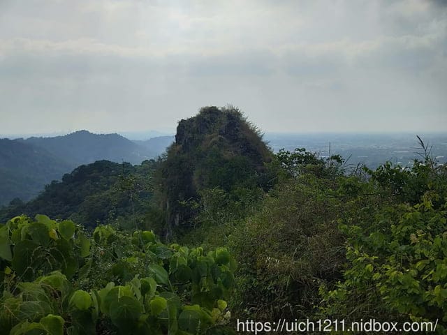 雞冠山