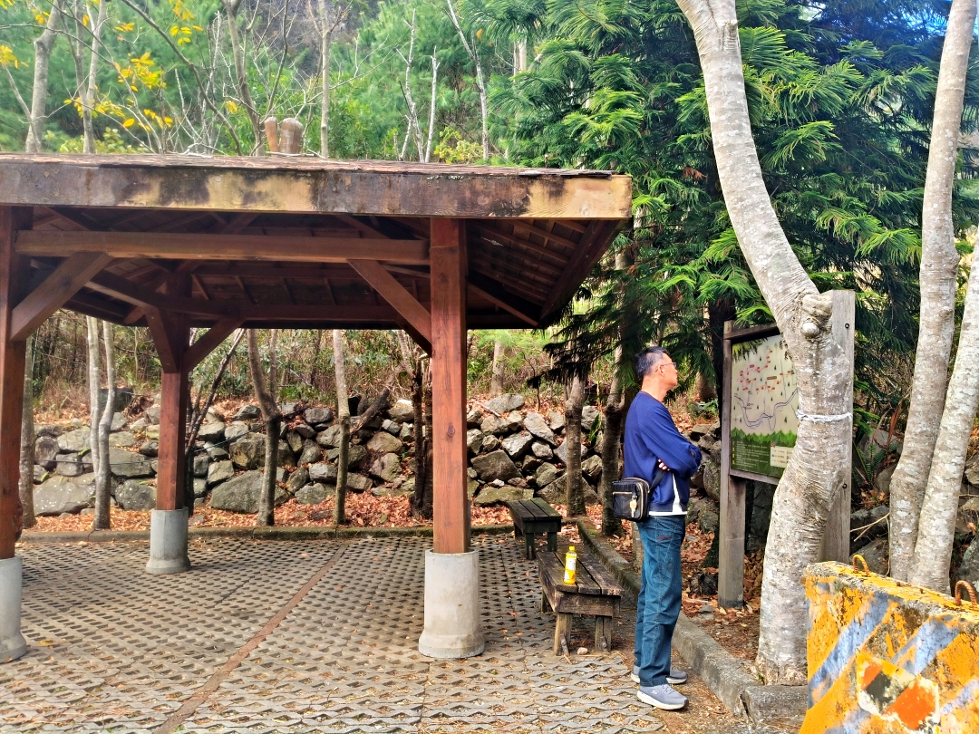谷關爬山露營趣