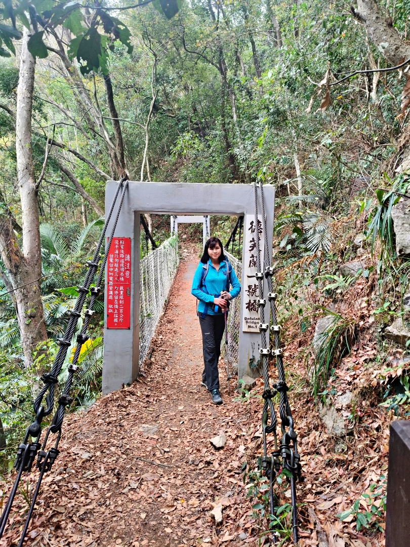 谷關爬山露營趣